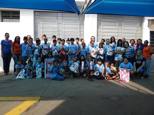 Loja PBKIDS de Araraquara fez doação de brinquedos para os alunos da entidade