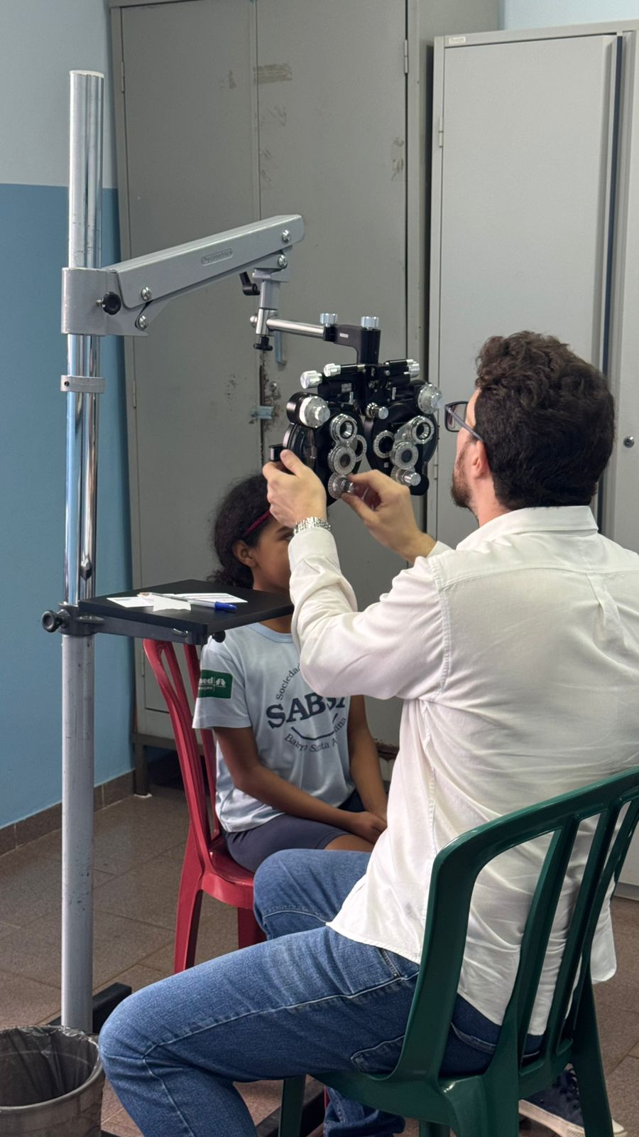 SABSA recebe ação em parceria com a Fundação Abrinq e Mercadão dos Óculos para doação de óculos a crianças e adolescentes do projeto social.